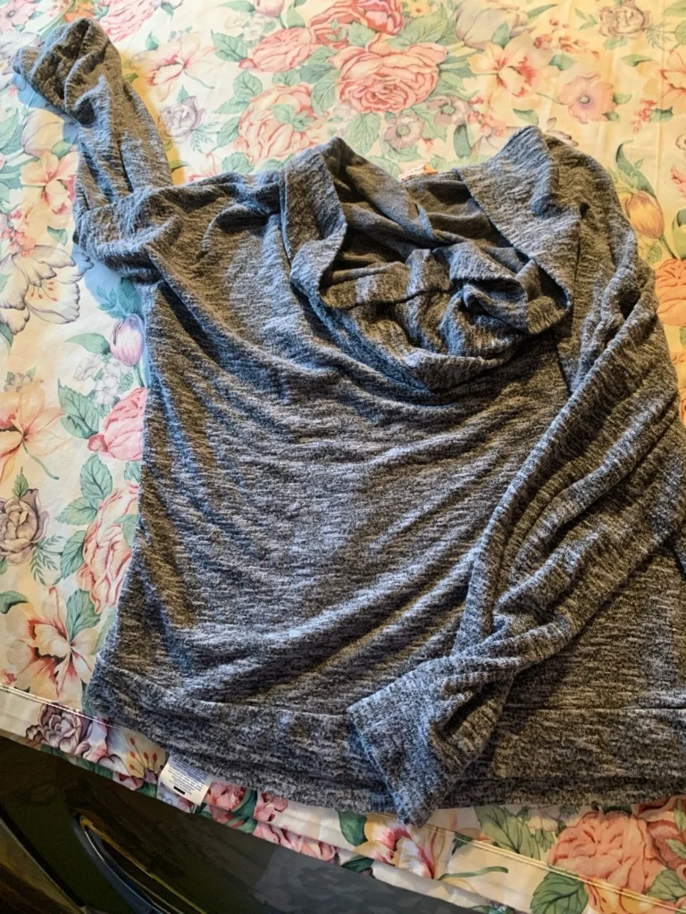 Juicy Couture Gray Embellished Hooded Knit Top Size Large - Picture 8 of 8